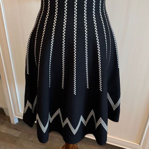 NWT Hale Bob black/white fit & flare dress Sz S graphic summer cruise - Picture 3 of 13